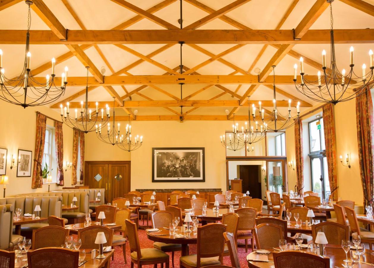 Luton Hoo Hotel, Golf And Spa Bagian luar foto The dining room at the Royal Hotel