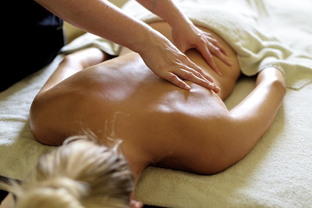 Luton Hoo Hotel, Golf And Spa Bagian luar foto Massage