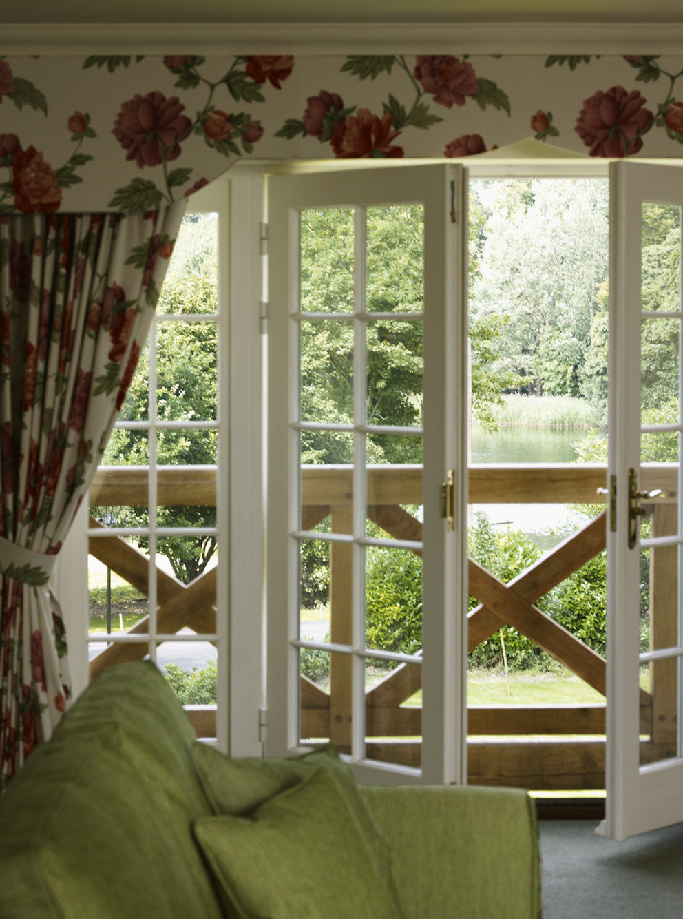 Luton Hoo Hotel, Golf And Spa Ruang foto A window with double glazing