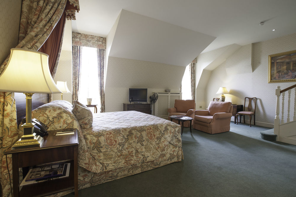 Luton Hoo Hotel, Golf And Spa Bagian luar foto A room at the hotel
