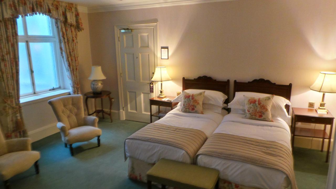 Luton Hoo Hotel, Golf And Spa Bagian luar foto A room at the hotel